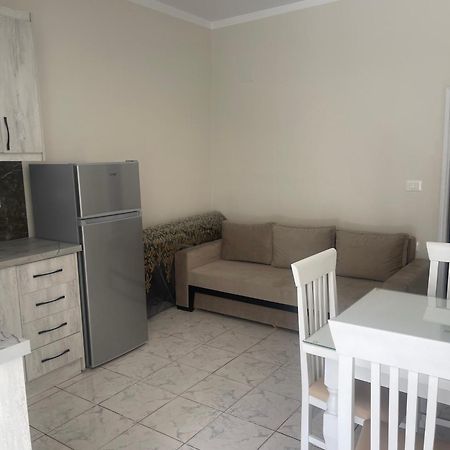 Sunflower Apartments Sarande Bagian luar foto
