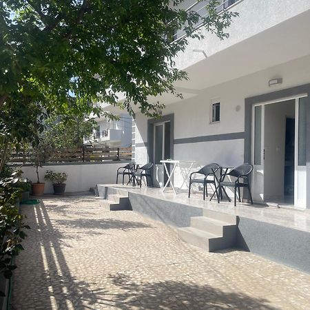 Sunflower Apartments Sarande Bagian luar foto