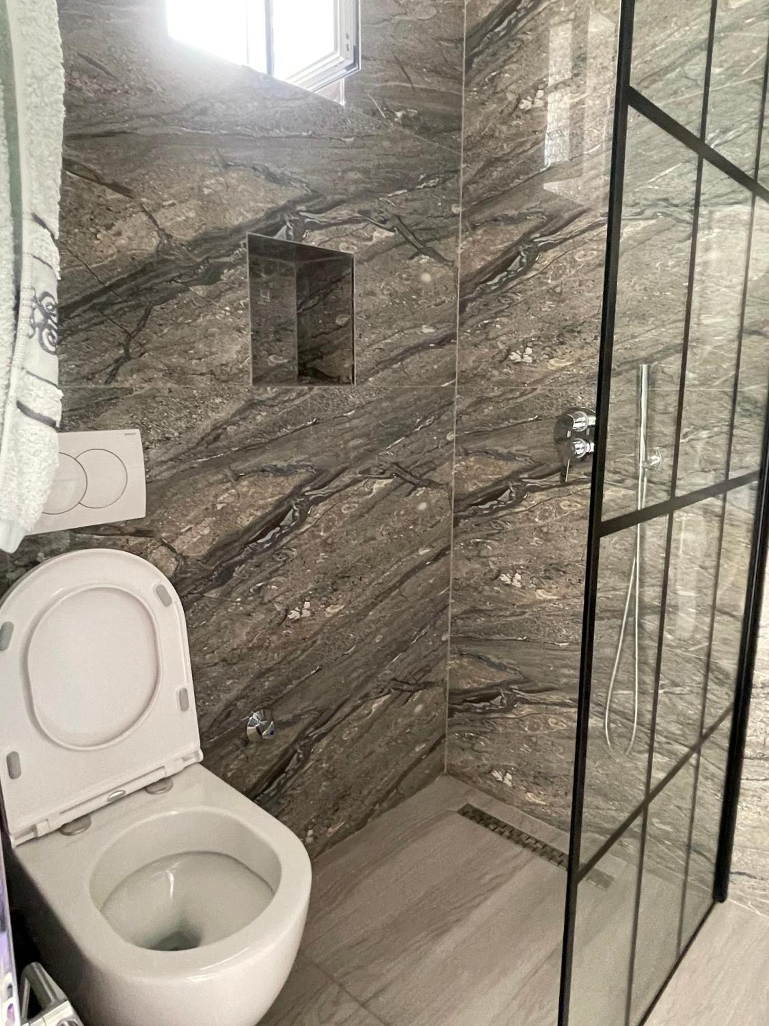 Sunflower Apartments Sarande Bagian luar foto