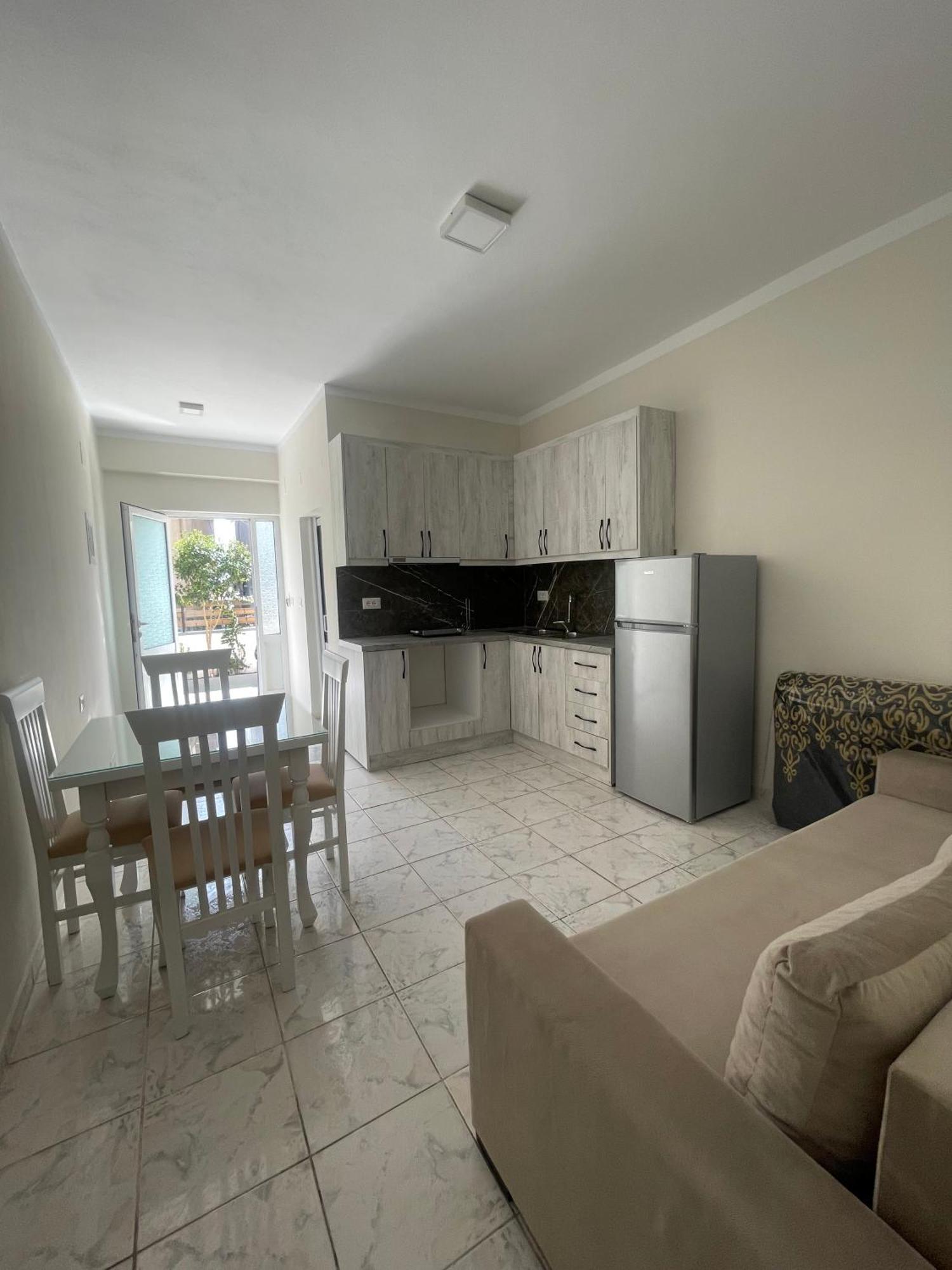 Sunflower Apartments Sarande Bagian luar foto
