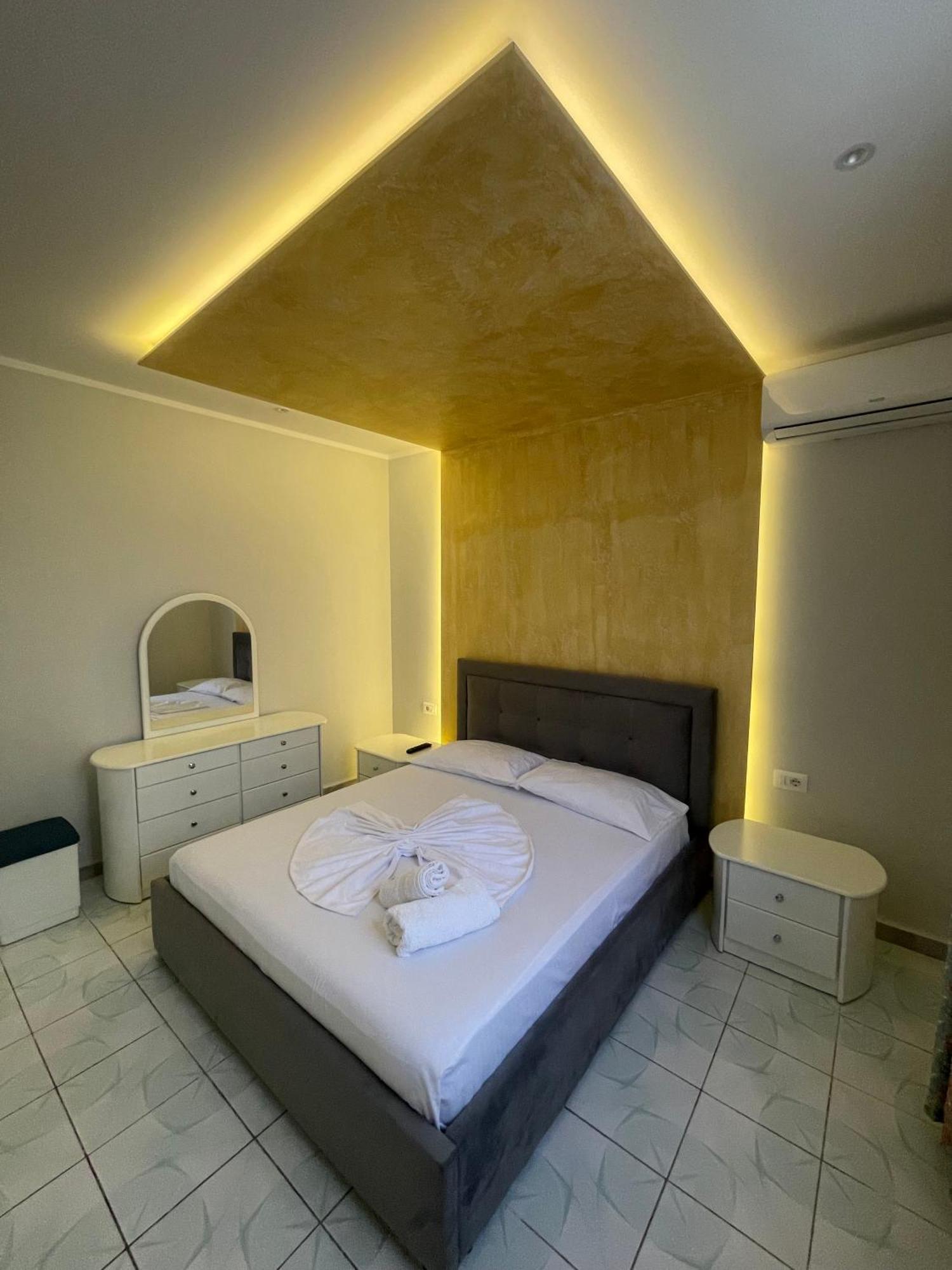 Sunflower Apartments Sarande Bagian luar foto