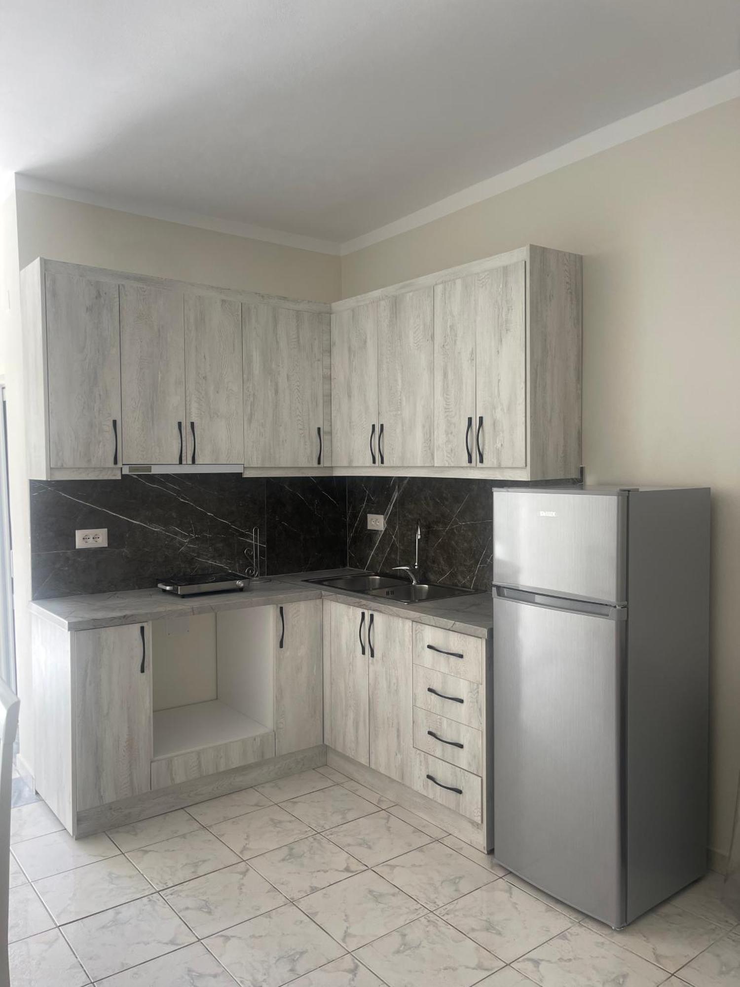 Sunflower Apartments Sarande Bagian luar foto